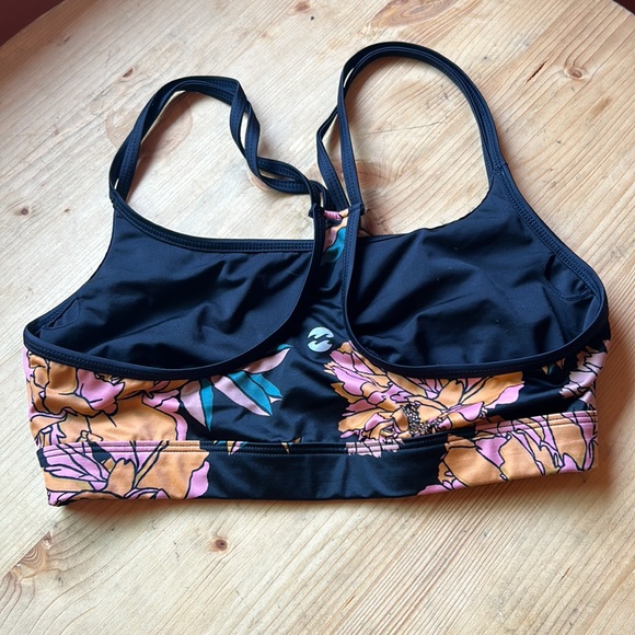 Floral Patterned Leggings and bra set - Picture 7 of 8